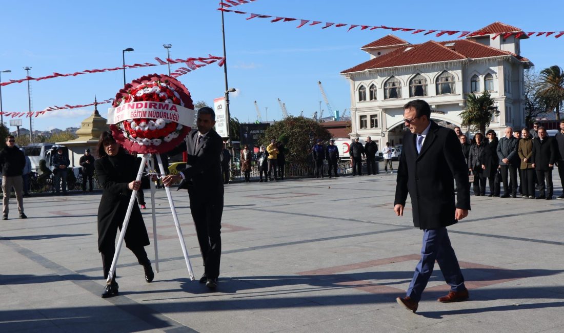 Bandırma’da Öğretmenler Günü resmi törenle kutlandı Bandırma’da Öğretmenler Günü kapsamında gerçekleştirilen resmi tören ve kutlama programıyla