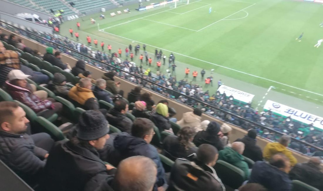 Kocaelispor – Bandırmaspor maçında gerginlik TFF 1. Lig’in 13. haftasında Kocaelispor ile Bandırmaspor arasında oynanan