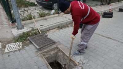 Edremit Belediyesi etkili olması beklenen yağışlara karşı önlem almaya başladı.