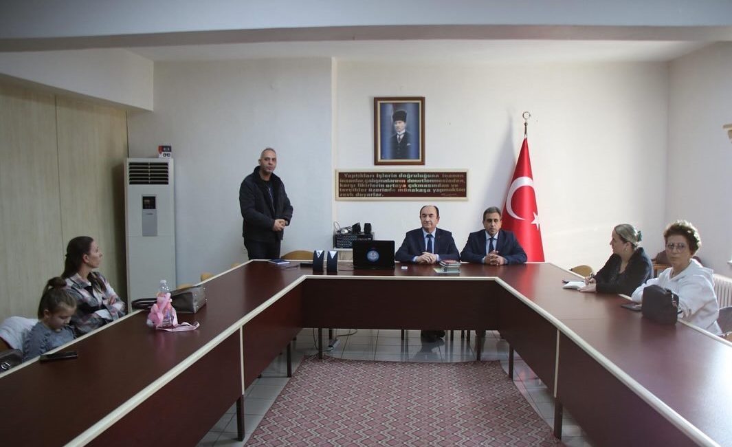 Gönen’de sosyal medya bağımlılığını önleyecek adımlar atıldı Gönen’de başlatılan “Kitap Okumak Hayata Dokunmak” projesiyle sosyal medya bağımlılığını