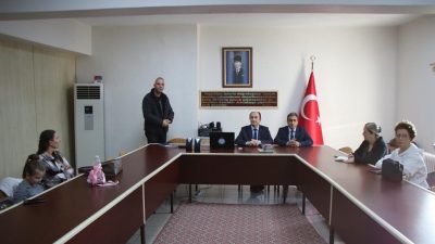 Gönen’de başlatılan “Kitap Okumak Hayata Dokunmak” projesiyle sosyal medya bağımlılığını