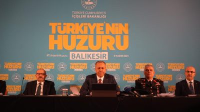 İçişleri Bakanı Ali Yerlikaya, bir dizi program için geldiği Balıkesir’de