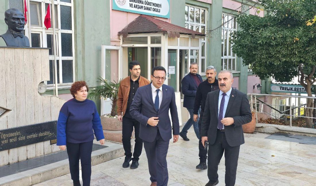 Balıkesir İl Milli Eğitim Müdürü Murat Demir, onarımı tamamlanan Bandırma