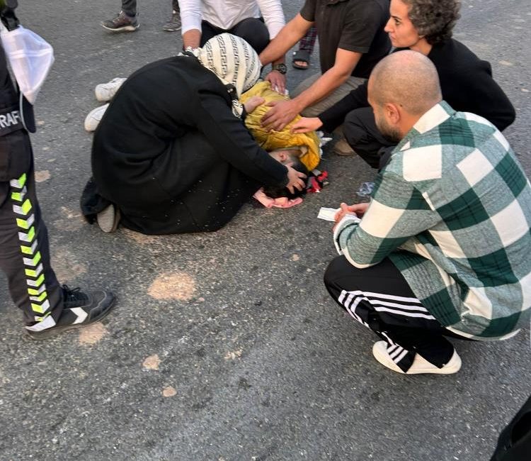 Balıkesir’de yolcu otobüsü genç kıza çarptı: 1 yaralı Edremit’te yaya geçidinde, karşıdan karşıya geçmekte olan 16 yaşındaki kıza