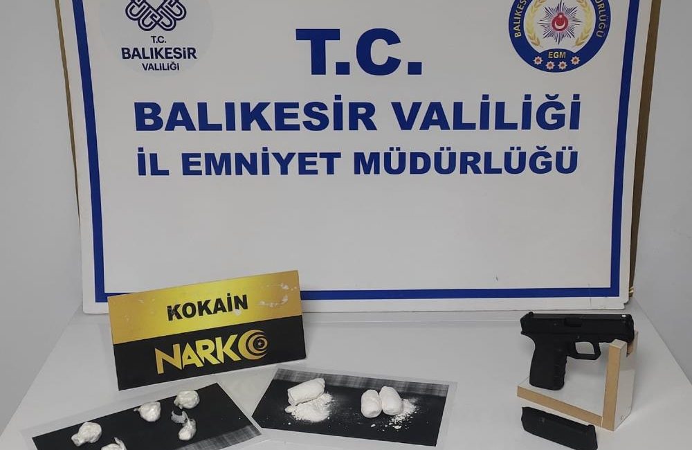 Cunda Adası’nda kokain operasyonuna 2 tutuklama Ayvalık’ta dünyaca ünlü turizm merkezi Cunda Adası’nda kokain satıcıları polisten