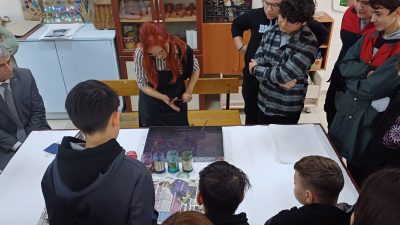 Bandırma Mesleki ve Teknik Anadolu Lisesi öğrencileri, düzenlenen etkinlikte geleneksel