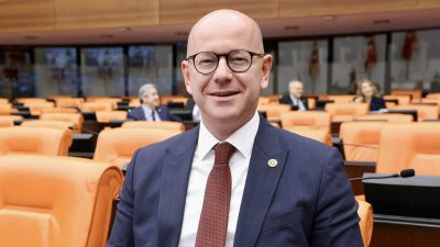 CHP Balıkesir Milletvekili Serkan Sarı, bir kez daha süt üreticilerinin