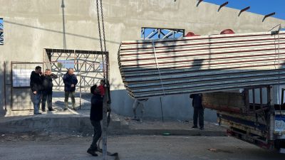 Susurluk’ta yapımı devam eden düğün salonu çalışmalarını yerinde inceleyen Belediye