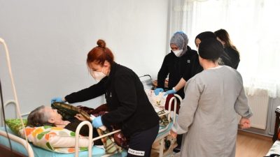 Balıkesir Büyükşehir Belediyesi, yaşlı, bakıma muhtaç ve ihtiyaç sahibi bireylere