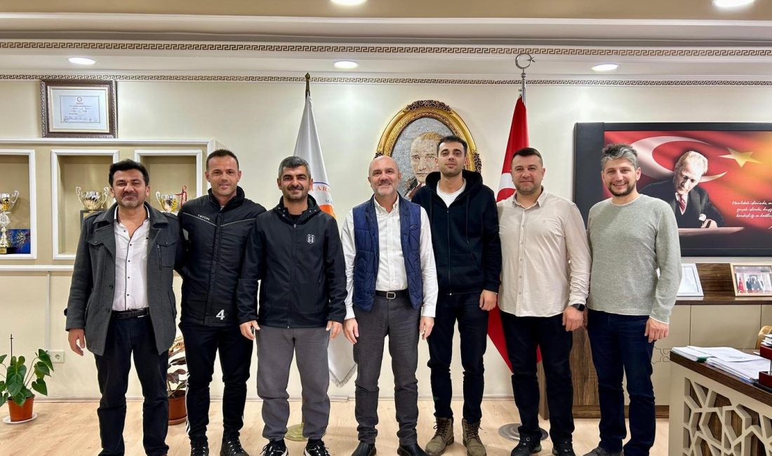Dinçer, Marmara Adalar Belediyespor yönetimiyle kulüp faaliyetlerini görüştü Marmara Adalar Belediyespor yönetimi, kulübün gelişimi için Marmara Adalar Belediye