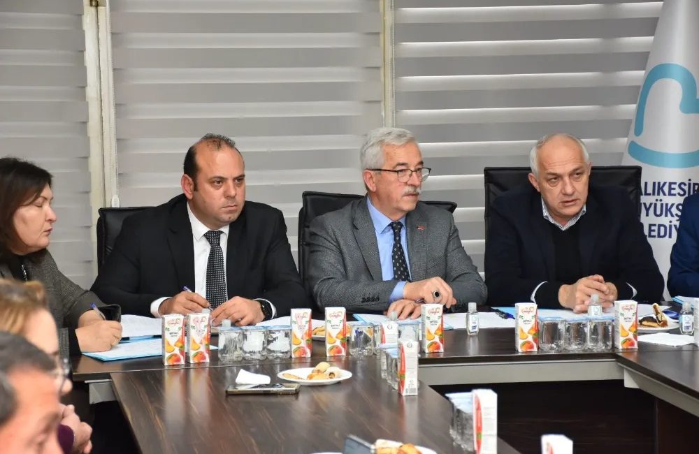 Balıkesir Büyükşehir Belediyesi, mahallelerin talep ve sorunlarına hızlı çözüm üretmek