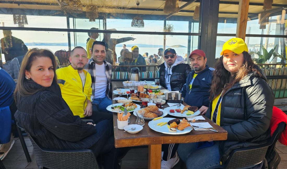 “Bandırma Harbi Fenerbahçeliler” grubu kahvaltıda buluştu Bandırma’da Fenerbahçe’ye gönül veren taraftarların oluşturduğu “Harbi Fenerbahçeliler” grubu, bir