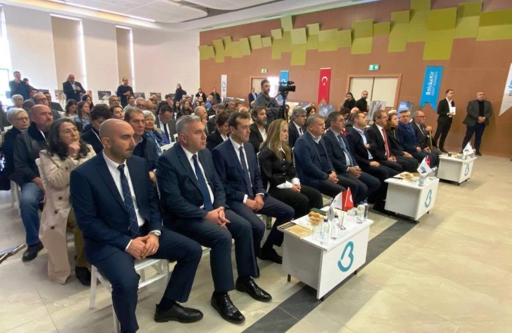 Balıkesir Büyükşehir Belediyesi öncülüğünde, Balıkesir Kent Konseyi, Balıkesir Valiliği, Ayvalık