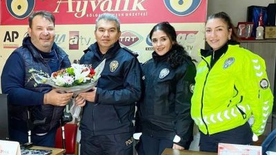 Ayvalık’ta, İlçe Emniyet Müdürü İlhan Çakır ve bünyesindeki polis memurları