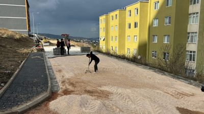 Bandırma Belediyesi tarafından ulaşım altyapısının güçlendirilmesi amacıyla ilçe genelinde yol