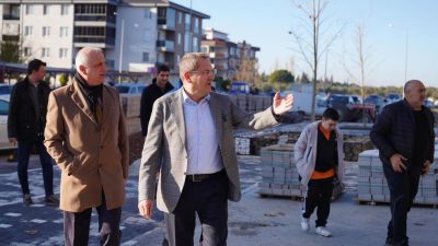 Altınova Kapalı Pazaryeri’nin açılışına kısa bir süre kala denetimlerini ve