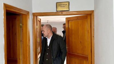 Marmara Adalar Belediye Başkanı Aydın Dinçer, Saraylar Mahallesi’nde gençlere yönelik