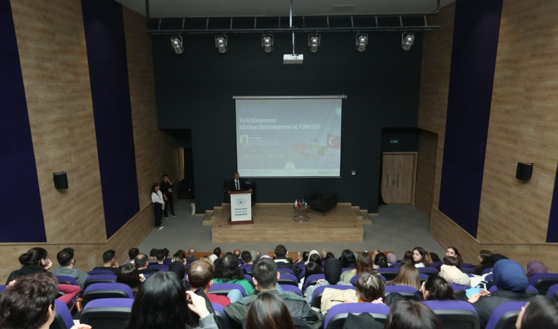 “Türk Dünyasının Kültürel Bütünleşmesi ve TÜRKSOY” Bandırma’da anlatıldı Bandırma Onyedi Eylül Üniversitesi’nde gerçekleştirilen konferansta Türk kültürünün uluslararası arenadaki
