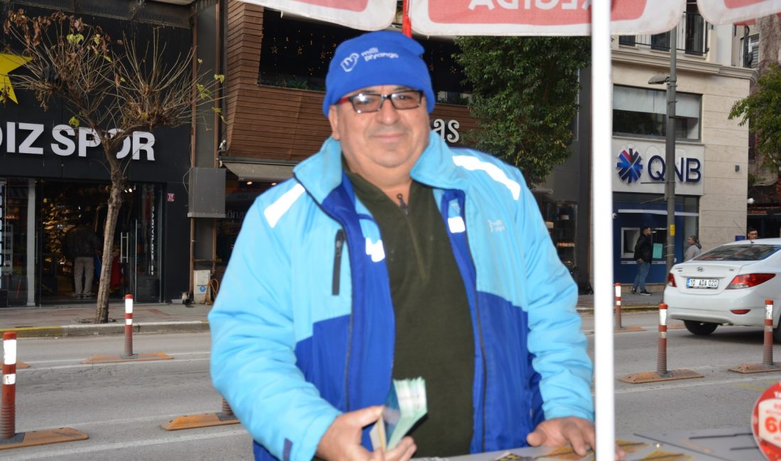 Bandırma’da bu yıl yılbaşı biletlerine rağbet azaldı Bandırma’da yılbaşına sayılı günler kala bilet satışları hız kesmeden devam