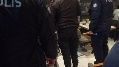 Balıkesir’de polis ekipleri asayiş ve trafik denetimi gerçekleştirdi. Yapılan gece