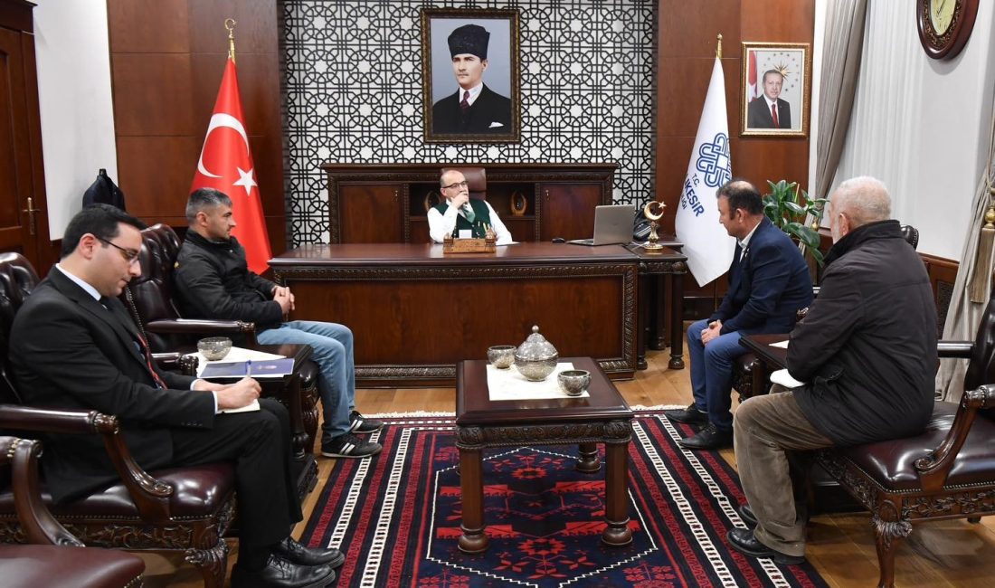 Altıeylül, Bigadiç ve Gönen muhtarlarıyla bir araya gelen Balıkesir Valisi