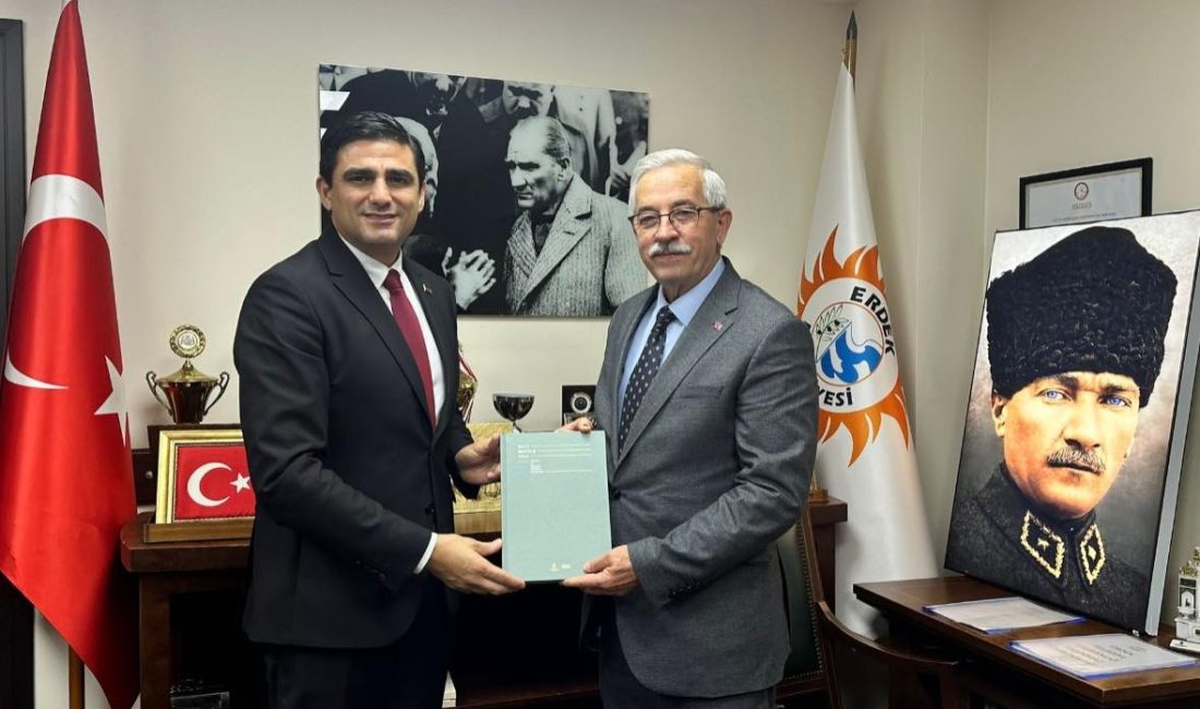 Erdek Belediyesi ile İBB arasında iş birliği görüşmeleri Erdek Belediye Başkanı Burhan Karışık, İBB Marmara Bölgesi Yerel Yönetimler