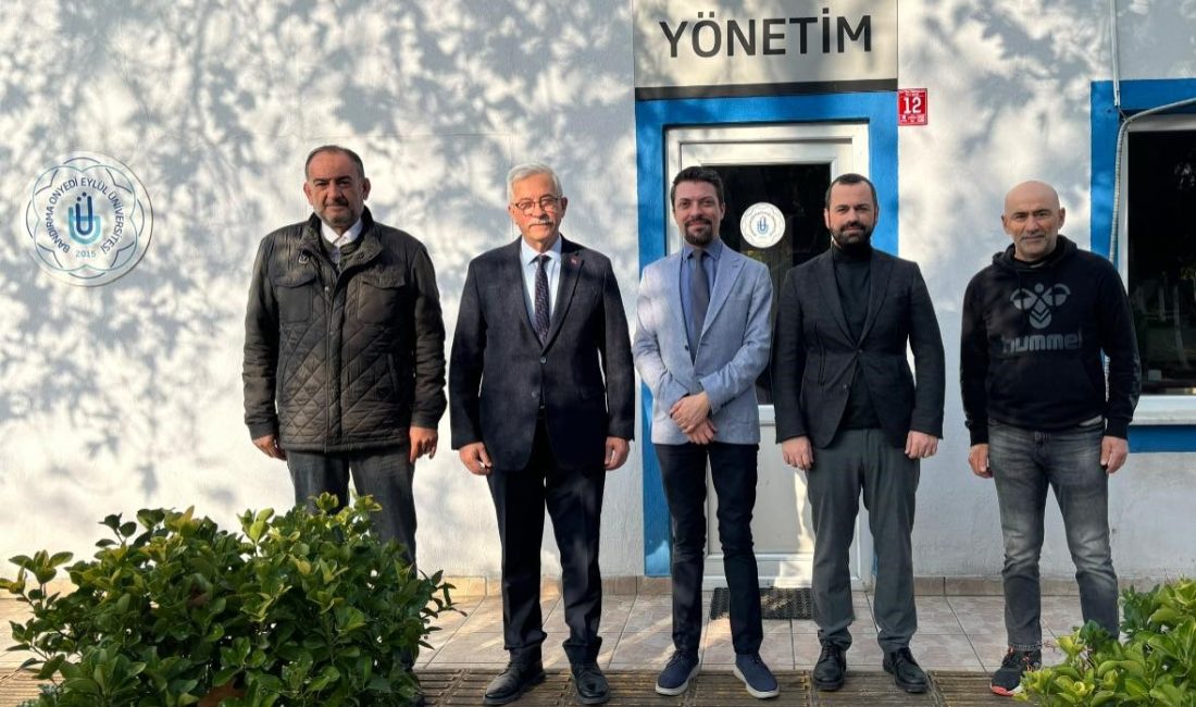 Karışık, Erdek MYO’nun yeni yönetim kadrosuyla buluştu Erdek Belediye Başkanı Burhan Karışık, Erdek MYO’nun yeni yönetim kadrosuna