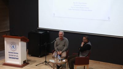 Bandırma Onyedi Eylül Üniversitesi’nde gerçekleştirilen konferansta Türk Dünyası’nın ortak alfabe