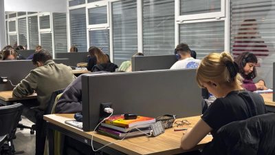  Bandırma Gençlik Merkezi, kısa sürede öğrencilerin uğrak noktası oldu. Uzun