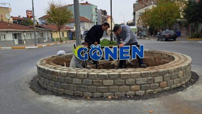 Gönen Belediyesi, ilçenin dört bir yanında temizlik, altyapı ve çevre