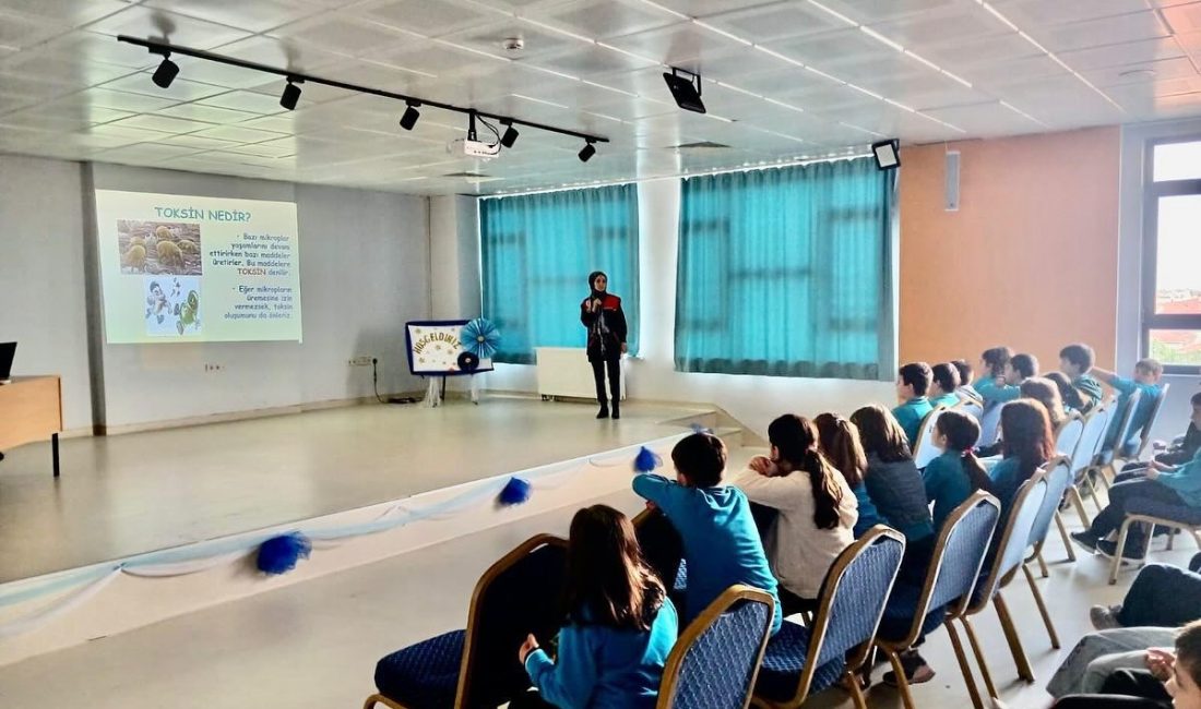 Gönen’de öğrencilere gıda eğitimi verildi Gönen’de gerçekleştirilen konferansta gıda hijyeni, sağlıklı beslenme ve gıda seçiminde