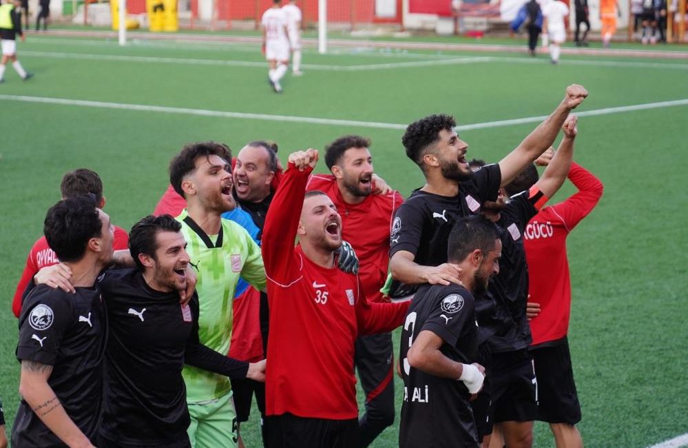 Dostluk maçı gri pasaporta takıldı Ayvalık Belediyesi, meclis toplantısında alınan karar gereği, TFF 3. Lig