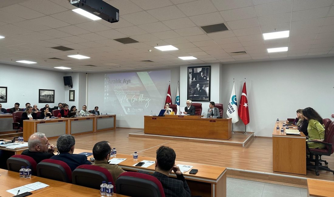 Bandırma’nın Perşembe Pazarı Aktoprak Caddesi’nde kalıcı oluyor Bandırma Belediye Meclisi aralık ayı toplantısında, Perşembe Pazarı’nın kalıcı olarak