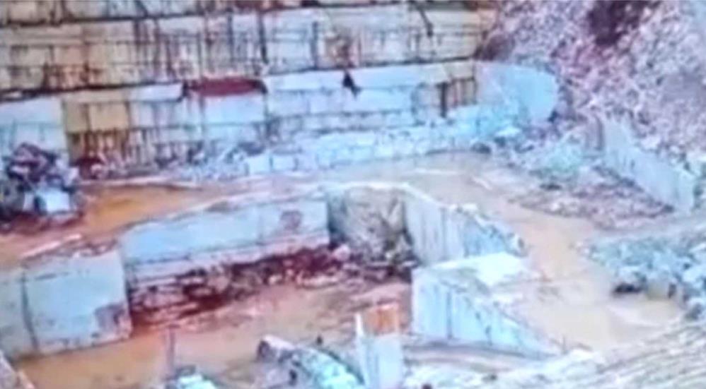 Marmara Adası Saraylar Mahallesi’nde bir mermer ocağında meydana gelen göçük,