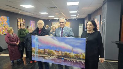 Bandırma Belediyesi, ressam Demet Atay’ın “Suret” isimli resim sergisini Tunç