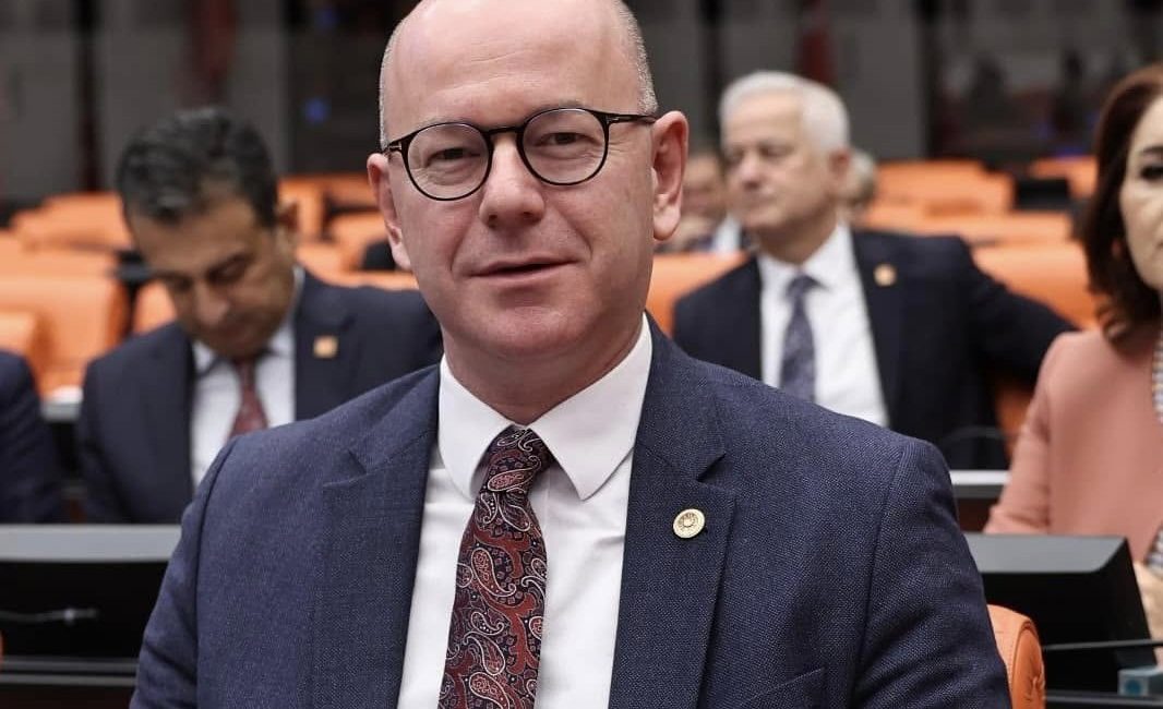 SARI: “MİLLET AÇ, AÇ” CHP Balıkesir Milletvekili Serkan Sarı, TBMM Genel Kurulu’nda “Balıkesir TK