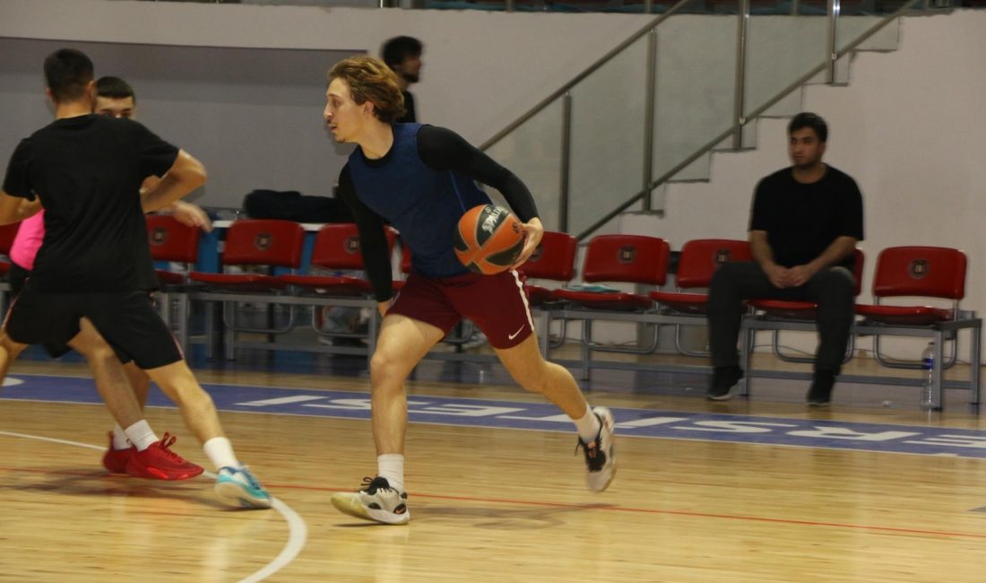 BANÜ Spor Takımları için öğrenciler seçmelere katıldı Bandırma Onyedi Eylül Üniversitesi, TÜSF müsabakalarında üniversiteyi temsil edecek sporcularını