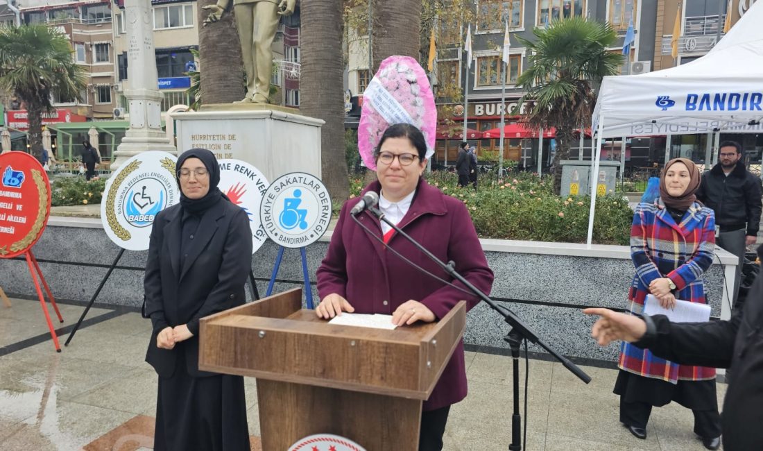 Bandırma’da 3 Aralık Dünya Engelliler Günü töreni Bandırma Cumhuriyet Meydanı’nda düzenlenen törenle 3 Aralık Dünya Engelliler Günü,