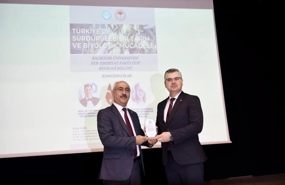 Balıkesir’de sürdürülebilir tarım ve biyolojik mücadele paneli düzenlendi Balıkesir İl Tarım ve Orman Müdürlüğü ile Balıkesir Üniversitesi ortaklığında,