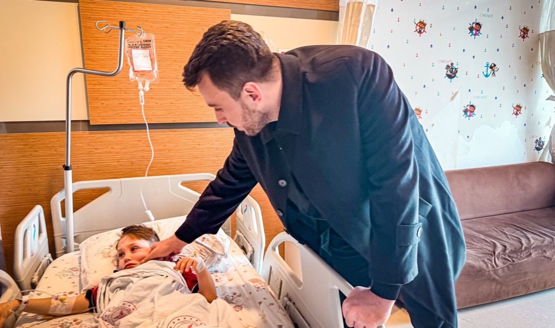 Öztaylan’dan yaralı öğrencilere destek ziyareti Balıkesir AK Parti Milletvekili Ali Taylan Öztaylan, kaza sonrası hastaneye