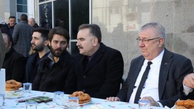 Edremit Belediye Başkanı Mehmet Ertaş, geçtiğimiz günlerde vefat eden eski