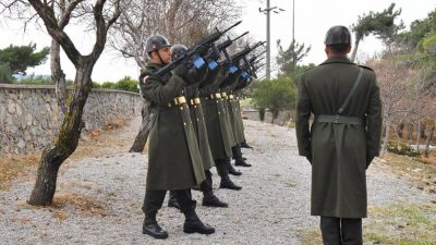 Çanakkale Deniz Savaşları kahramanı Seyit Onbaşı’ı (Koca Seyit) vefatının 85’inci