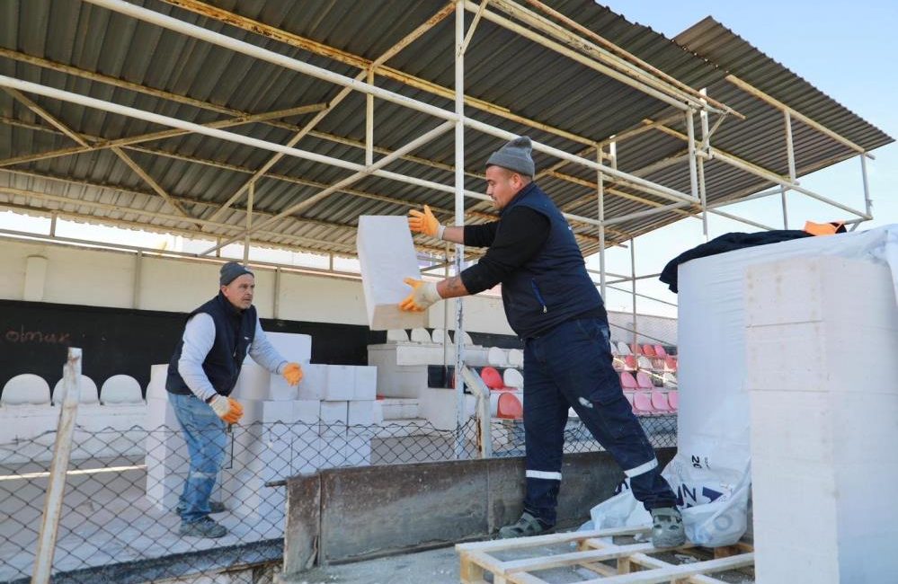 Burhaniye’de çalışmalar aralıksız sürüyor Burhaniye Belediyesi, ilçenin farklı noktalarında başlattığı çalışmalarla hayat kalitesini artırmaya