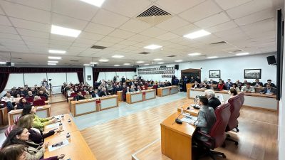Bandırma Belediye Meclisi, aralık ayı toplantısında pazar yerlerinin işgal ücretleri