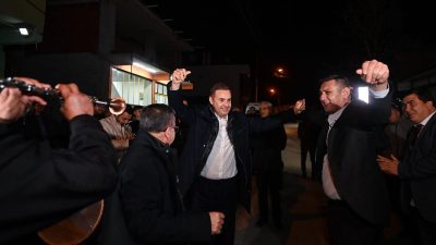 Mahalle ziyaretleri kapsamında vatandaşlarla bir araya gelen Balıkesir Büyükşehir Belediye