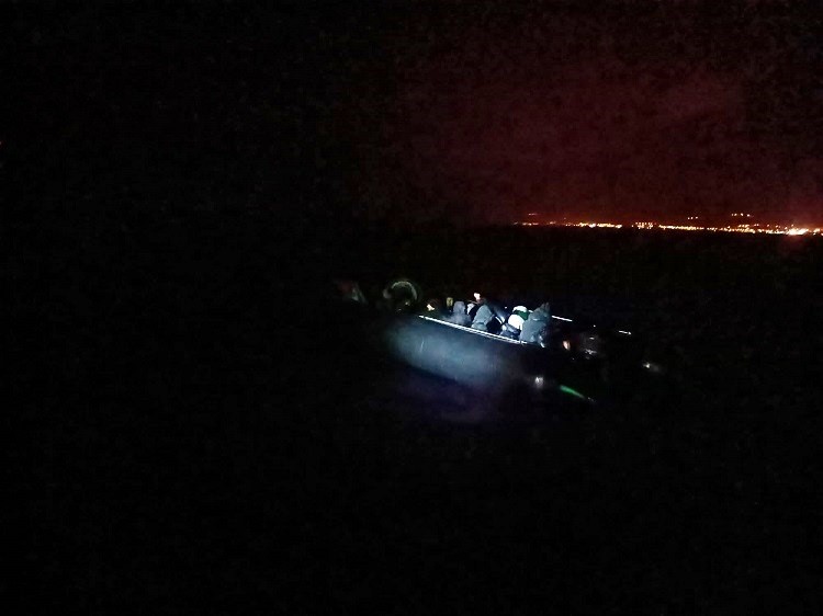 Edremit’te yasa dışı yollarla Yunanistan’ın Midilli Adası’na gitmek isteyen 14’ü