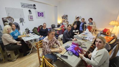 Bandırma’da, emekçi kadınlar el emekleriyle hazırladığı ve el sanatlarının kaybolmaması
