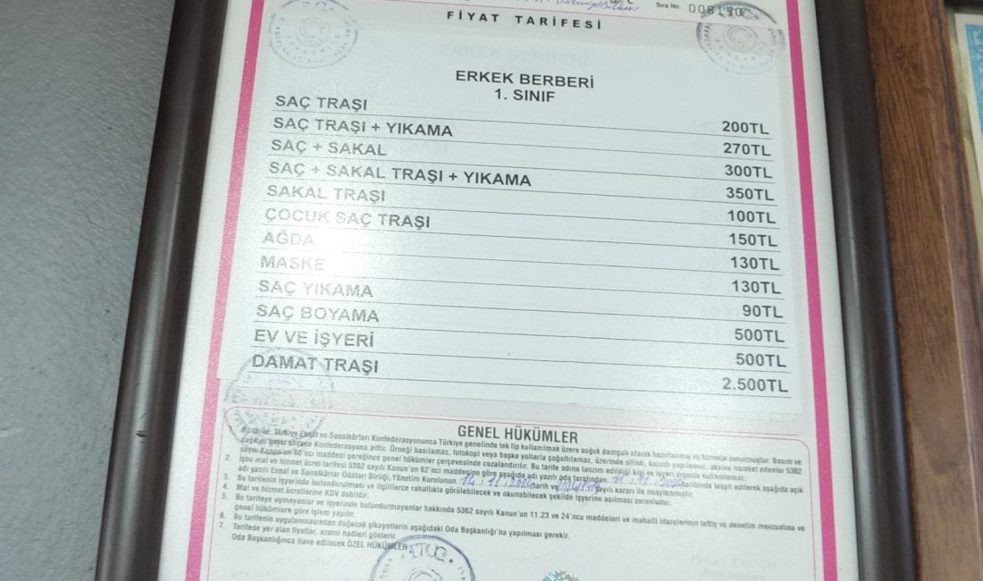 Burhaniye de damat tıraşı 2 bin 500 lira oldu Berber ve Kuaförler Odasının yeni fiyat tarifesi yürürlüğe girerken, damat