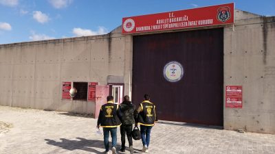Bandırma İlçe Emniyet Müdürlüğü ekipleri, hakkında 7 ayrı suçtan 12