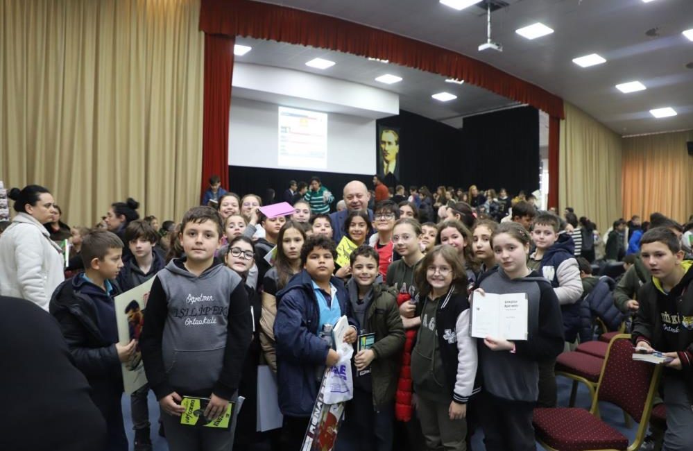 Gönen 3. Kültür ve Kitap Günleri’ne yoğun ilgi Gönen Belediyesi tarafından düzenlenen Gönen 3. Kültür ve Kitap Günleri,
